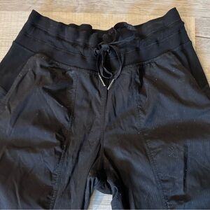 Lululemon black joggers size 6